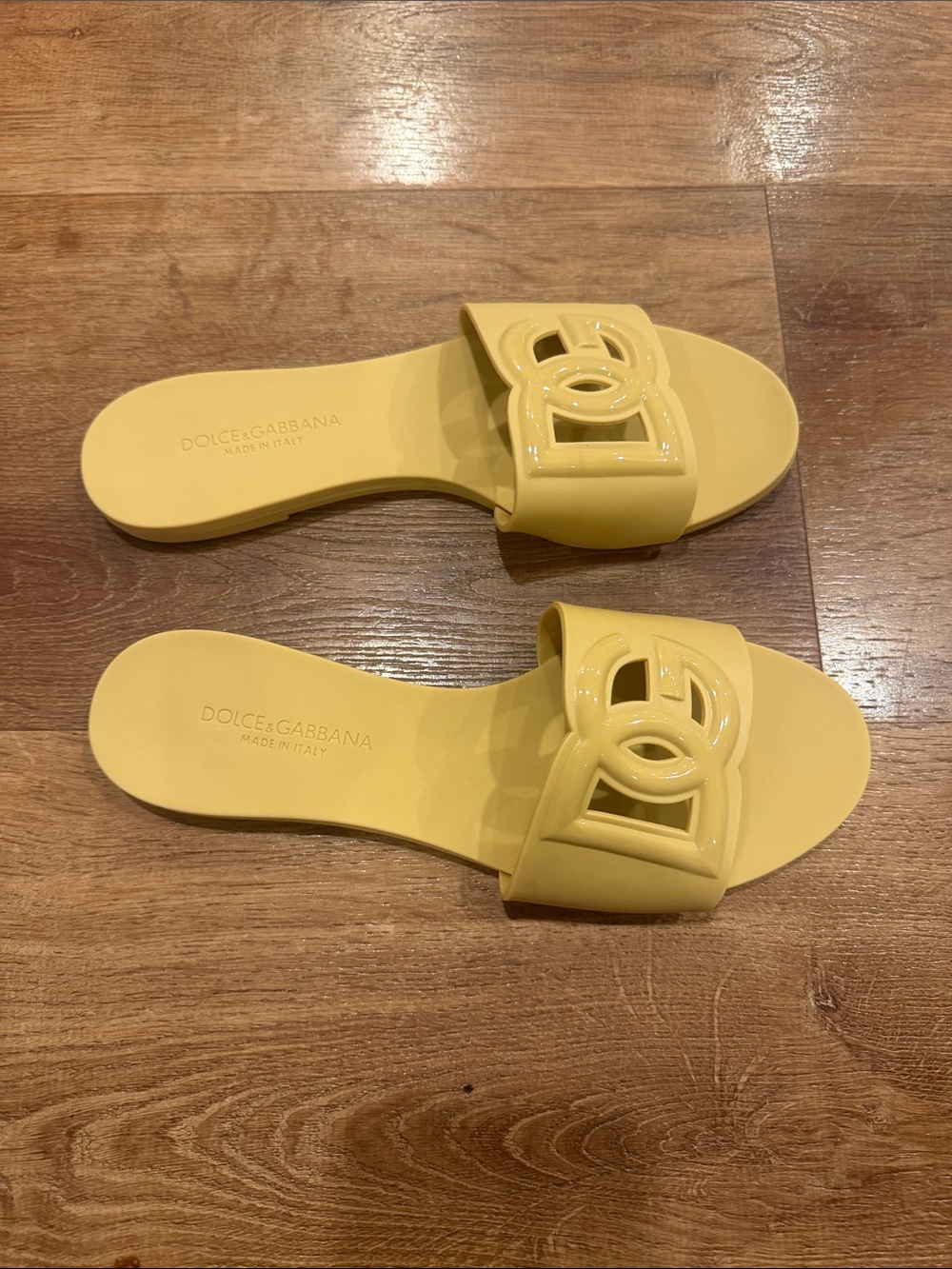 size 39 dolce & Gabbana Banana Yellow Logo Slide Sandals